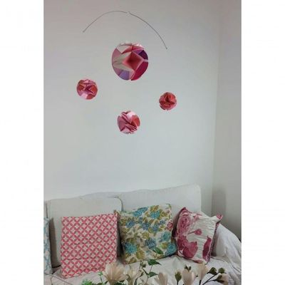 Móbile Berço Bebê Infantil Quarto Bolas Rosas Origami