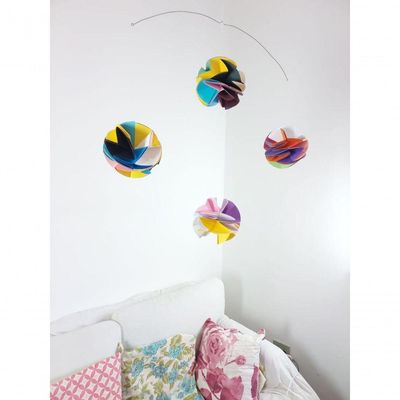Móbile Berço Bebê Infantil Quarto Bolas Coloridas Origami