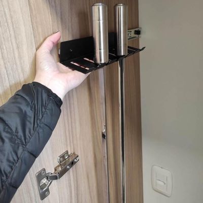 Suporte Porta 6 Espetos Deslizante de Churrasco Preto com Corrediça para Móvel Schmitt