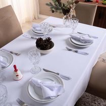 Toalha De Mesa Basic Lisa Oxford Decoração 3,00m X 1,40m Para 10 Lugares Branco 100% Poliéster
