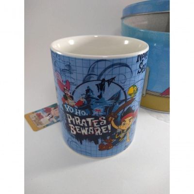 Caneca De Porcelana Na Lata Jake E Os Piratas 350 Ml Disney