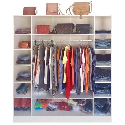 Closet Modulado com Armários Araras e Balcão Arara