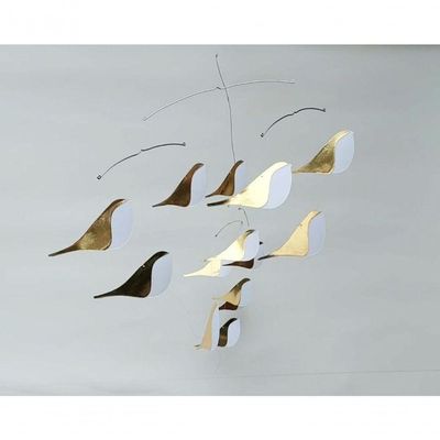 Móbile Berço Bebê Infantil Quarto Passarinhos Dourado Branco