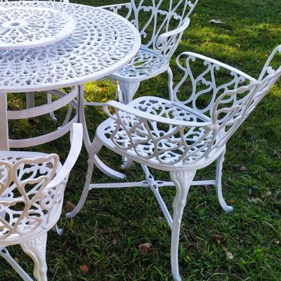 Conjunto De Jardim Viena Mesa 1,25m Giratória 6 Cadeiras E Guarda Sol Branco