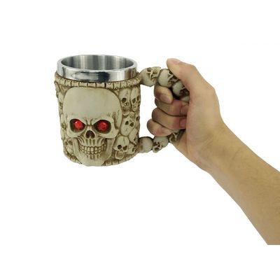 Caneca Caveira Olho Vermelho Alça 400ml Copo Metal E Resina