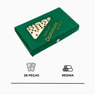 Jogo De Dominó Verde Em Atividade Recreativa