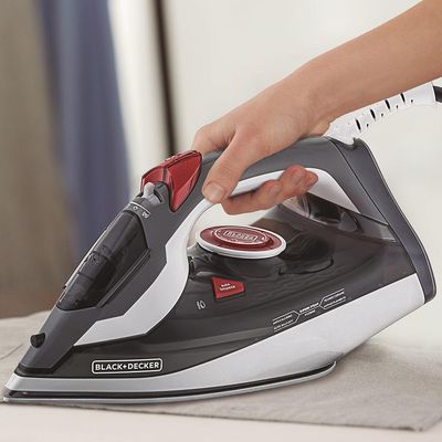 Ferro a vapor desligamento automático Black+Decker FX3900