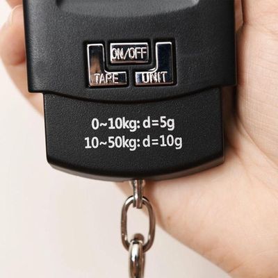 Balança Portátil Digital De Mão Com Gancho Mala Bagagem Pesca Alça Mala Até 50kg Alta Precisão Preto