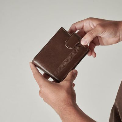 Carteira Masculina de Couro com Fecho em Botão Grécia Café U / Marrom
