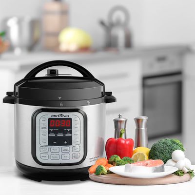 Panela de Pressão Britânia BPP02G Gold 5L 900W 220V