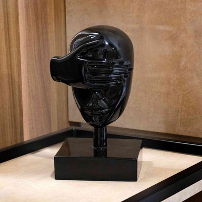 Escultura Decorativa Rosto Cego Em Cerâmica Preto 25x15 Cm