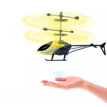 Helicóptero Drone Voa Com Luz E Aproximação Infravermelha