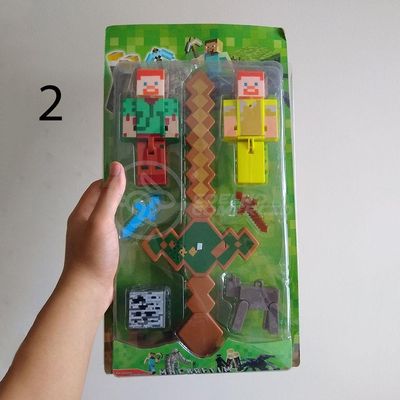 Kit Cartelado Conjunto Minecraft 2 Bonecos + 1 Bloco + 1 Vaca + 1 Espada Minecraft 31cm