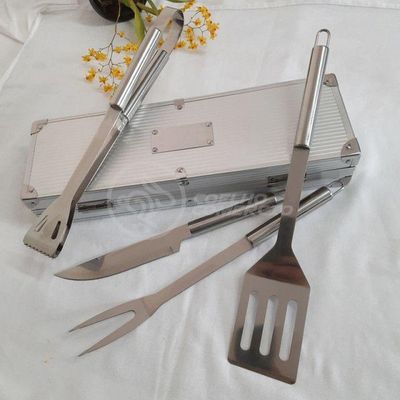 Kit Churrasco 4 Peças Em Aço Inox Com Maleta Em Alumínio