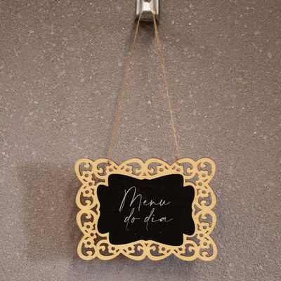 Placa Lousa De Madeira Arebesco Flor P/ Pendurar 11x15x1 Cm