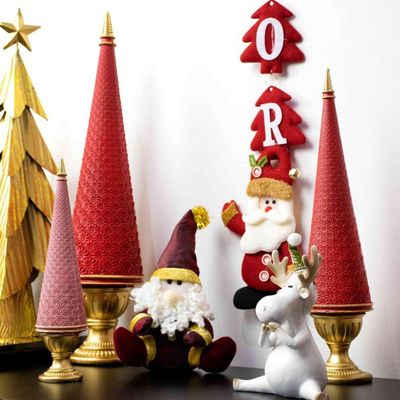 Árvore De Natal Em Resina Rosa E Dourado 45Cm