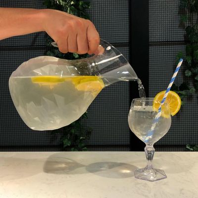 Jarro De Plástico Com Alça 2,3L Jarra Tango Para Água E Suco Translúcido UZ Transparente