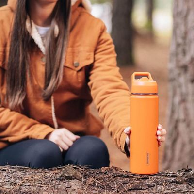 Garrafa Térmica com Canudo 650ml Tramontina Laranja Squeeze Aço Portátil