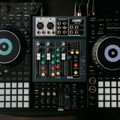 Mesa De Som Digital Mixer Usb 4 Canais Bluetooth Mp3 Player