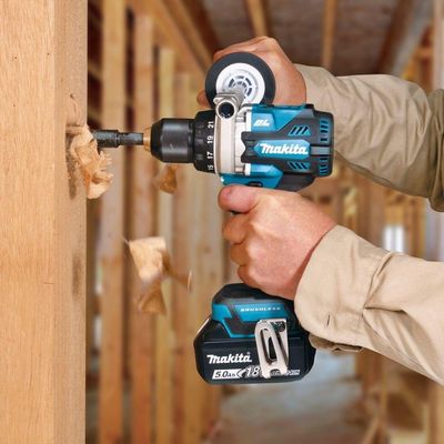 Parafusadeira Furadeira à Bateria 18v 2100 Rpm Com Bateria Carregador Punho Maleta Dhp486rtj Makita