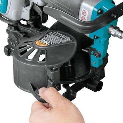 Pregador Pneumático 19 à 45mm Capacidade 120pçs An454 Makita