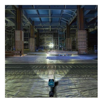 Lanterna Led Xgt 40v 1250 Lumens S- Bat S- Carr Makita