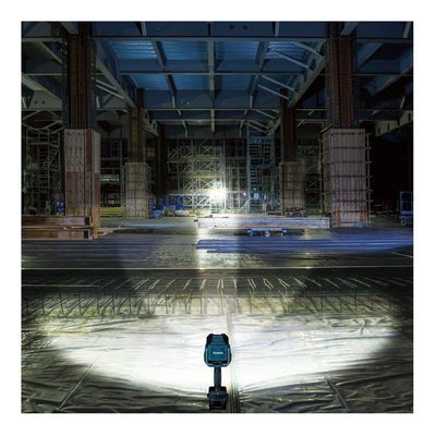 Lanterna Led Xgt 40v 1250 Lumens S- Bat S- Carr Makita