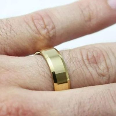 Par Aliança Ouro 18k Banhada Chanfrada 6mm Aço Inoxidável Tamanho:12-13