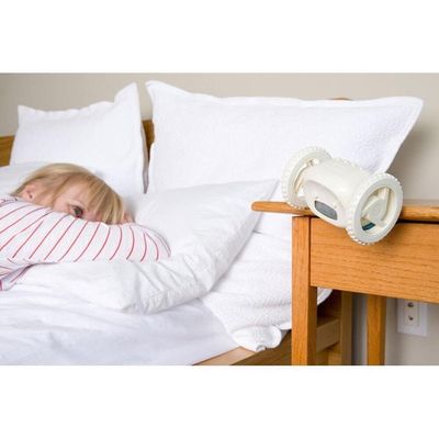 Relógio Despertador Digital Clocky Com Rodinhas E Som Alto