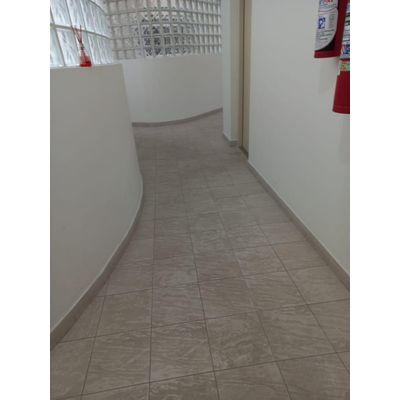 Lr 400 Detergente Limpa Rejunte Desincrustante 05 Lts