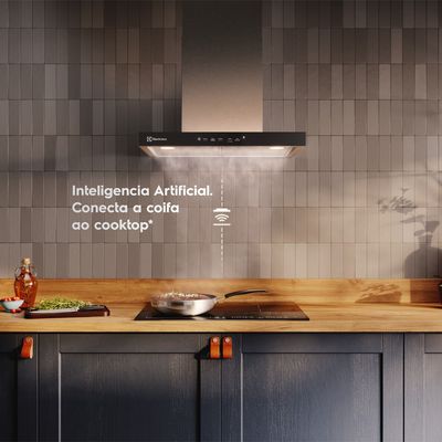 Coifa de Parede Electrolux 60cm Inox Experience com Inteligência Artificial e Alto Poder Sucção (CE6TF) 220V