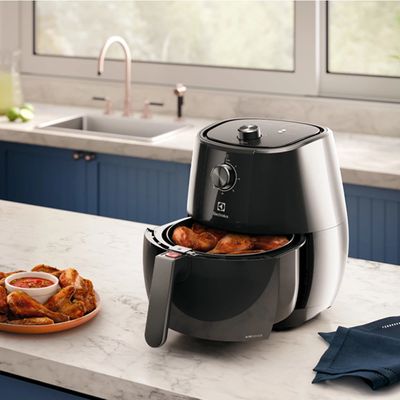 Fritadeira Elétrica Air Fryer Electrolux EAF10 3,2L Preta - 127V UNICA