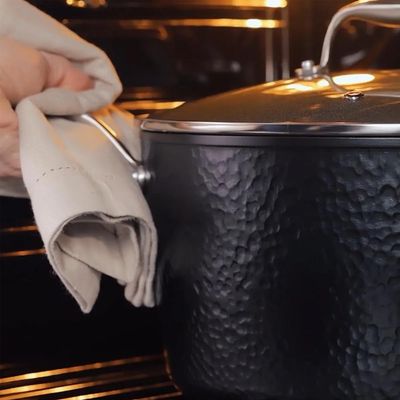 Caçarola Antiaderente Oxford Gourmet Martelado Preta 28cm para Indução e Forno