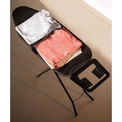 Mesa De Passar Roupa Preta Com Regulagem De Altura Mor
