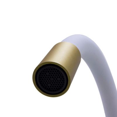 Torneira Cozinha Parede Tubo Flexível Branco E Dourada 1/4 De Volta Metal Luxo
