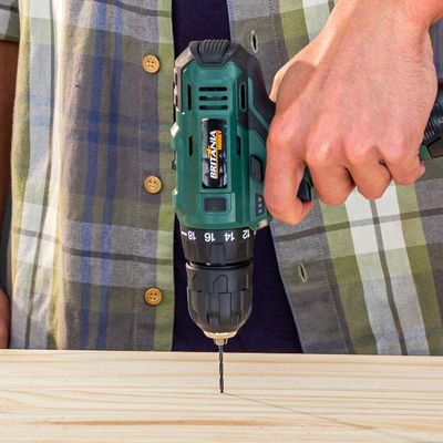 Parafusadeira e Furadeira Britânia Hobby BPF03M Com Estojo Bivolt