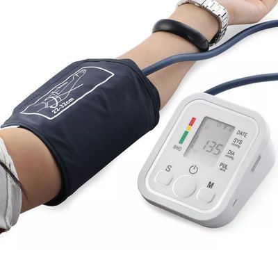 Kit Oxímetro Digital Portátil Para Dedo Medidor de Saturação Pulsação e Aparelho de Medir Pressão Arterial de Braço