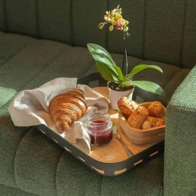 Conjunto Bandeja Retangular e Boleira Cúpula Plástica 25cm com Pé Bambu Lume Preto Ou