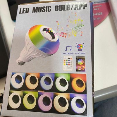 Lâmpada Led 12W E27 Rgb Colorida Com Caixa De Som