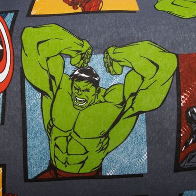 Fronha Avulsa KazzaVip Malha 100% Algodão Disney Estampada Avengers Black 48cmx68cm Cinza