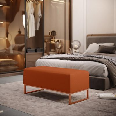 Kit 02 Puffs Decorativo Sala De Estar Cléo 90cm W01 Base Ferro Cobre Tecido Terracota - Lyam Decor