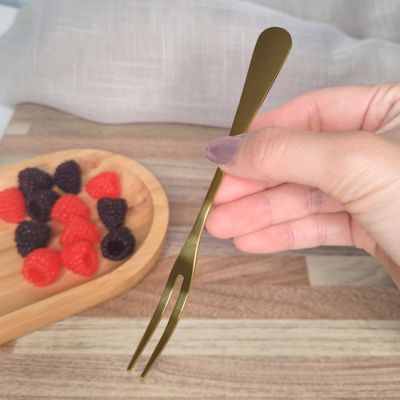 Garfo para Petiscos Frutas Sobremesa Garfinho Dourado Inox 6un
