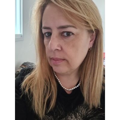 Colar de Pérolas de Água Doce Marianna com fecho magnético banhado em ouro 18k