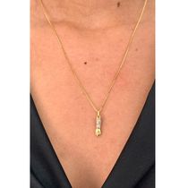 Colar de Figa com zirconias banhado em ouro 18k semijoia