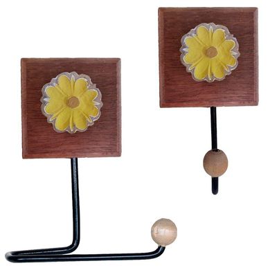 Kit Banheiro 3 Peças Toalheiro Cabideiro Porta Papel Papel Com Flores Coloridas Cor Amarelo