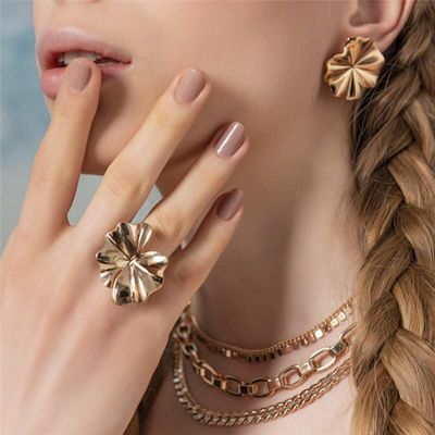 Colar com Elos retangulares lisos banhado em ouro 18k