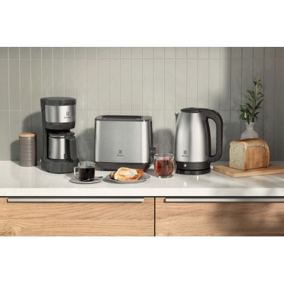 Cafeteira Elétrica Electrolux 30 Xícaras Efficient com Jarra Inox (ECM22) 127V