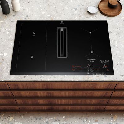 Cooktop de Indução 4 Bocas Electrolux 2 em 1 com Coifa Integrada Expert IE8CH, 9 Níveis de Potência, Display Digital e Painel Full Touch - 220V