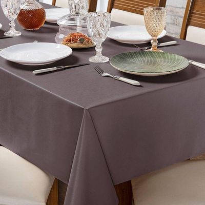 Toalha De Mesa 8 Lugares Térmica Impermeável 1,40 M X 2,50 M 100% Policloreto De Vinila - Marrom