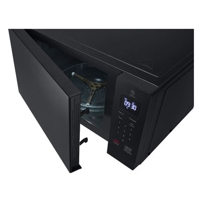 Forno de Micro-ondas LG NeoChef MS3033D com Função limpa fácil e Receitas Pré-programadas - 30 litros Preto / 220